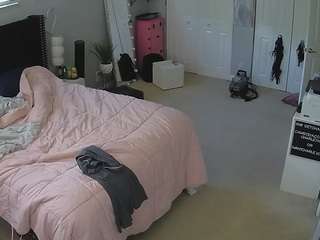 voyeurcam-house-charleys-room — Camsoda recorded stream image, 16.06.2026 12:00
