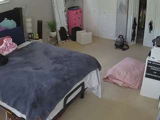 voyeurcam-house-charleys-room — Camsoda recorded stream image, 16.06.2026 12:00
