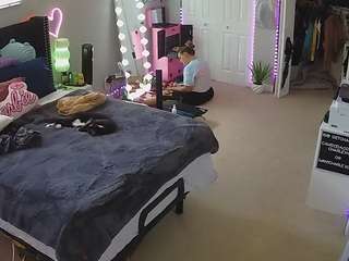 voyeurcam-house-charleys-room — Camsoda recorded stream image, 16.06.2026 12:00