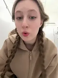 FroggyAnna — Stripchat recorded stream image, 16.06.2026 18:40