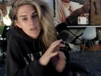 katiecutie_5 — Chaturbate recorded stream image, 17.06.2026 05:00