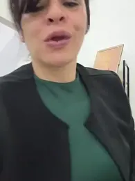 Dr_Nathalia_28 — Stripchat recorded stream image, 18.06.2026 15:00