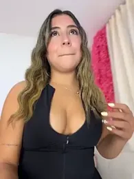 MelodyRey__ — Stripchat recorded stream image, 19.06.2026 00:00