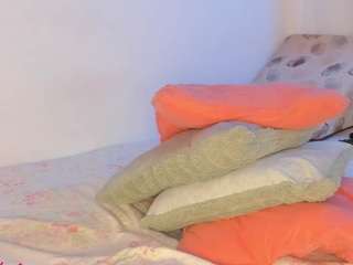 ninapetite — Camsoda recorded stream image, 19.06.2026 00:40