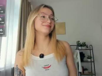 glossybabe_ — Chaturbate recorded stream image, 26.06.2026 10:30
