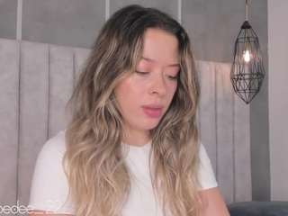 chloedee — Camsoda recorded stream image, 11.03.2025 11:20