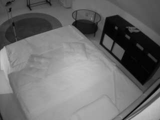 voyeurcam-julmodels-whitebed-2 — Camsoda recorded stream image, 02.07.2026 12:40
