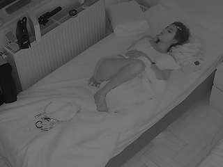 voyeurcam-julmodels-bed-7 — Camsoda recorded stream image, 01.07.2026 01:30