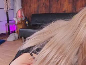 mollyflwers — Chaturbate recorded stream image, 11.03.2025 16:20