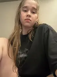 HornyGirlH — Stripchat recorded stream image, 14.07.2026 23:40