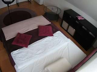 voyeurcam-julmodels-whitebed-2 — Camsoda recorded stream image, 10.07.2026 07:10