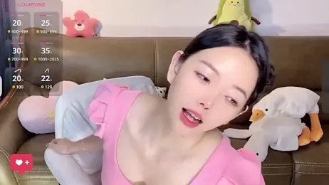 ziyu111 — Stripchat recorded stream image, 12.03.2025 00:20