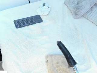 angie-roses — Camsoda recorded stream image, 11.03.2025 23:10