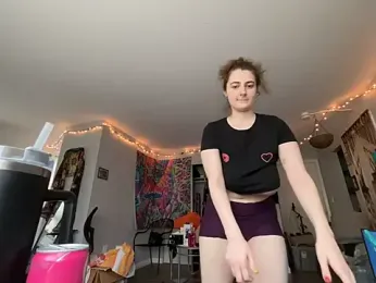 Snowbunnycake_131 — Stripchat recorded stream image, 28.07.2026 18:30