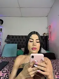saragill323 — Stripchat recorded stream image, 30.07.2026 03:00