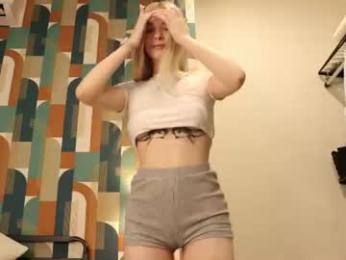 w1xll — Chaturbate recorded stream image, 03.08.2026 10:20