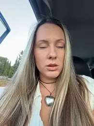 Mona_Plus — Stripchat recorded stream image, 04.08.2026 05:40