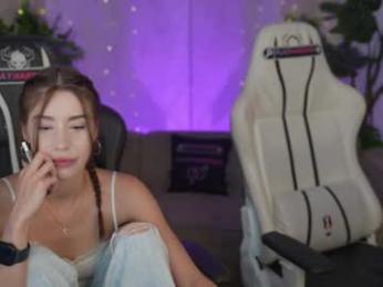 bright_diamonds_054 — Chaturbate recorded stream image, 05.08.2026 11:30