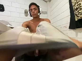 Max_TheHorseDick — Stripchat recorded stream image, 06.08.2026 22:30