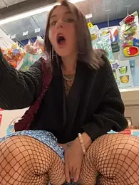 RosieDesire — Stripchat recorded stream image, 13.08.2026 09:30