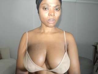 ebonydreamiin — Camsoda recorded stream image, 14.08.2026 09:30
