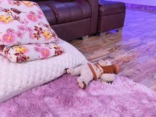 lara-giraldo — Camsoda recorded stream image, 15.08.2026 09:00