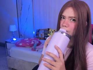 lilapop4 — Camsoda recorded stream image, 16.08.2026 05:30