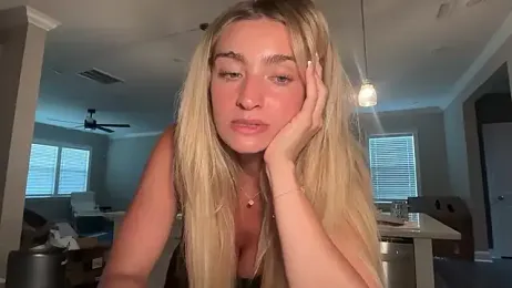 meggsworld — Stripchat recorded stream image, 18.08.2026 16:00