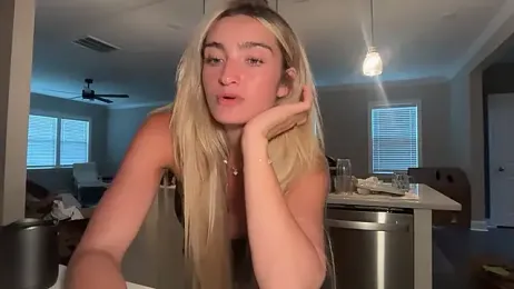 meggsworld — Stripchat recorded stream image, 18.08.2026 16:00
