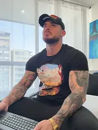 DimitriSullivan_ — Stripchat recorded stream image, 18.08.2026 21:40