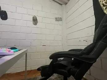 Max_TheHorseDick — Stripchat recorded stream image, 19.08.2026 00:40