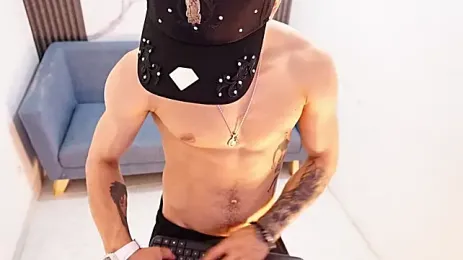JhoanLeandro — Stripchat recorded stream image, 19.08.2026 05:20