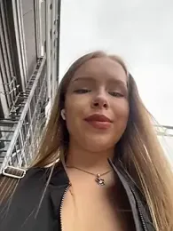 Liza_risky — Stripchat recorded stream image, 20.08.2026 12:20