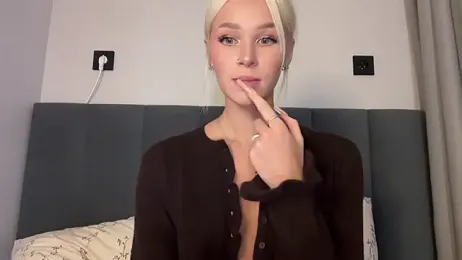 ur_molly — Stripchat recorded stream image, 21.08.2026 13:10