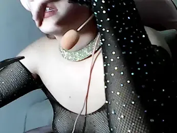 Owly_bloom — Stripchat recorded stream image, 22.08.2026 03:00