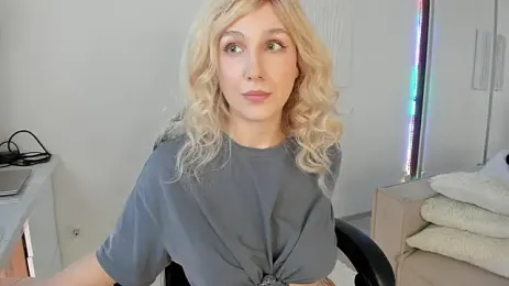 CarolMay — Stripchat recorded stream image, 22.08.2026 13:30