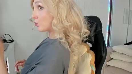 CarolMay — Stripchat recorded stream image, 22.08.2026 13:30