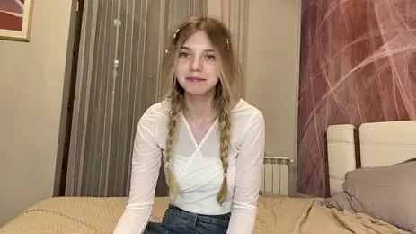 FruityXo — Stripchat recorded stream image, 24.08.2026 17:50