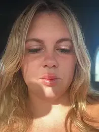 Samantha_official — Stripchat recorded stream image, 25.08.2026 06:10