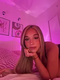 amylaaa — Stripchat recorded stream image, 26.08.2026 20:50