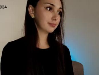 hollyextra — Chaturbate recorded stream image, 27.08.2026 11:30