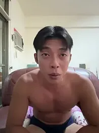 Yooo17 — Stripchat recorded stream image, 28.08.2026 15:20