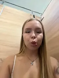 Liza_risky — Stripchat recorded stream image, 01.09.2026 12:00