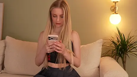 minimolly — Stripchat recorded stream image, 03.09.2026 19:00