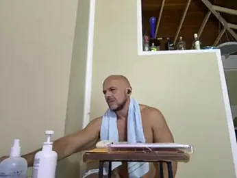 Neil_and_isaac — Stripchat recorded stream image, 05.09.2026 23:10