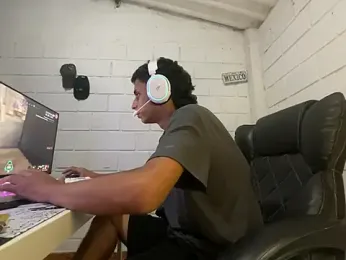 Max_TheHorseDick — Stripchat recorded stream image, 15.09.2026 00:50
