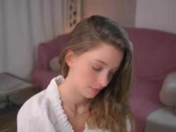 little_poetry — Chaturbate recorded stream image, 15.03.2025 17:20