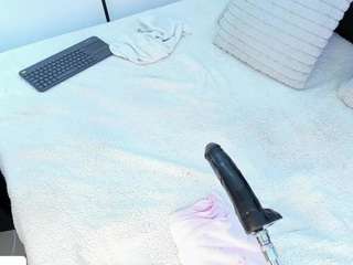 angie-roses — Camsoda recorded stream image, 15.03.2025 23:40