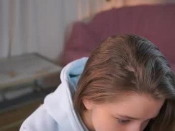 little_poetry — Chaturbate recorded stream image, 16.03.2025 15:10