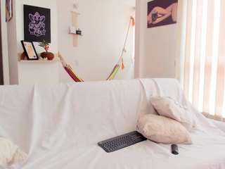 karlyee — Camsoda recorded stream image, 17.03.2025 15:40